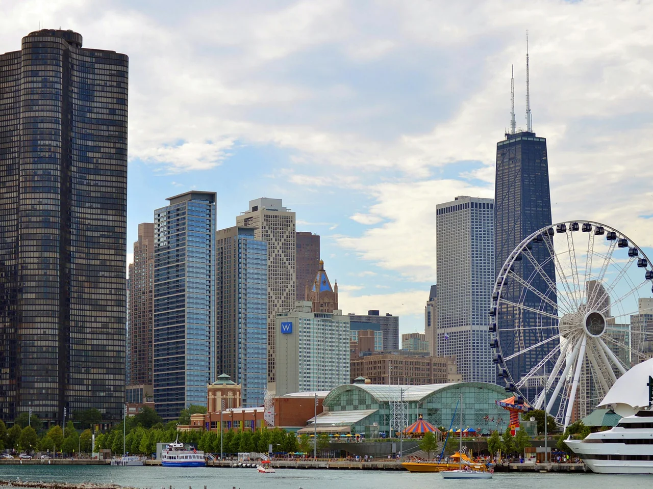 Illinois Culture and Business - Web Development Services with Chicago Skyline